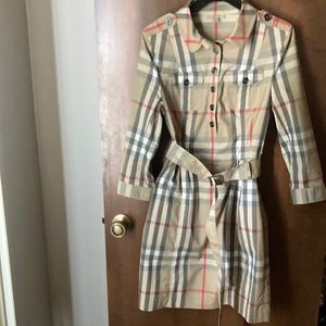 Woman Burberry dress